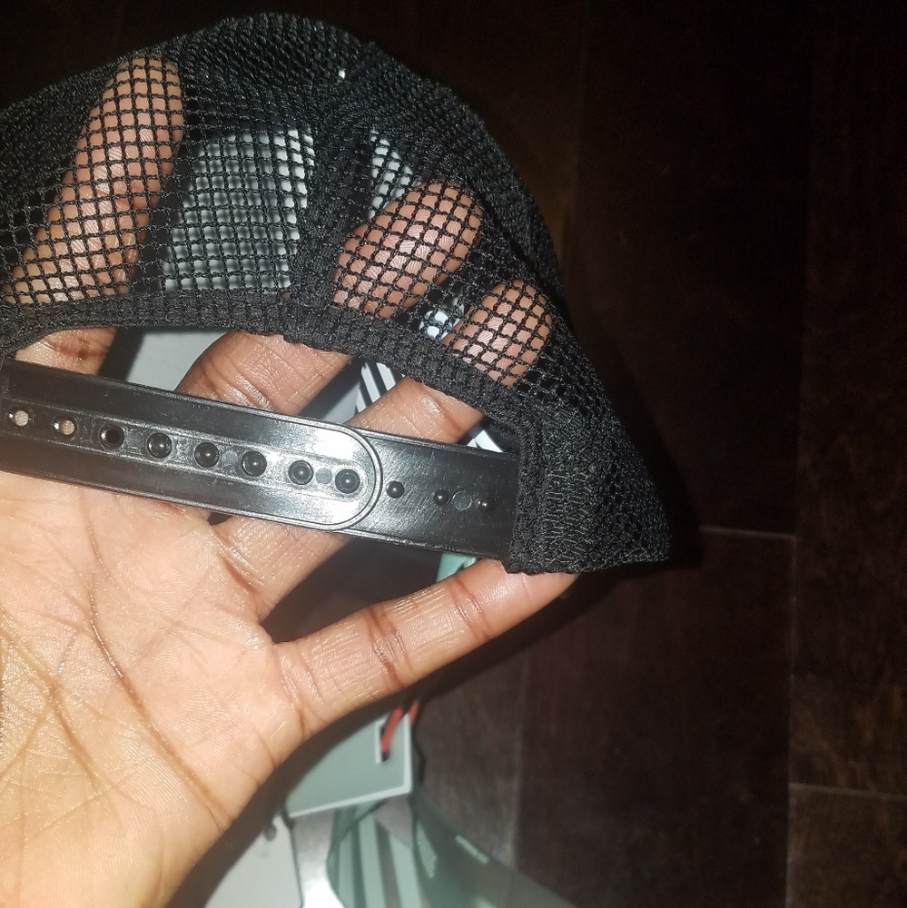 *SOLD* Authentic off-white cap - Picture 3 of 5